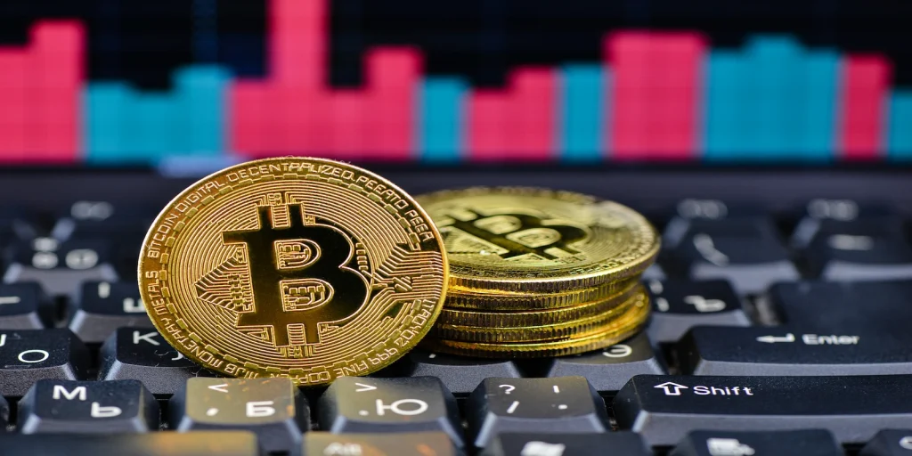 Bitcoin Price 25K.webp