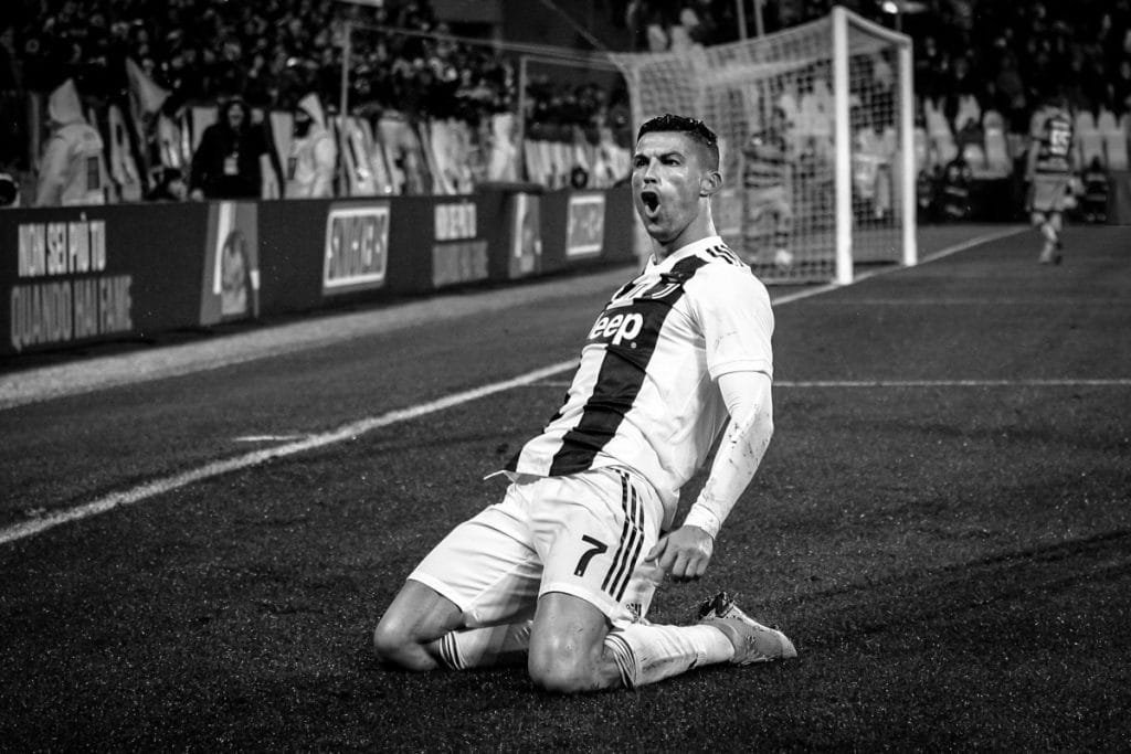Cristiano Ronaldo leaves Manchester United MUFC after NFT drop with Binance