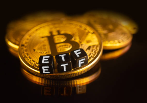 Bitcoin Ascent Hinges On Pending ETF Approval, Analyst Says